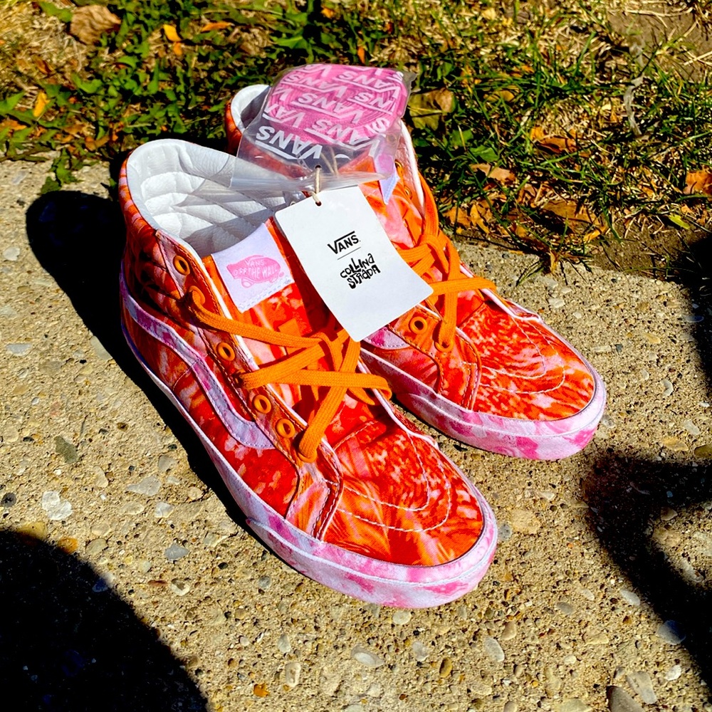 NWT includes 2 pairs of laces: VANS COLLINA STRADA MENS size 5.5/WOMENS size 7